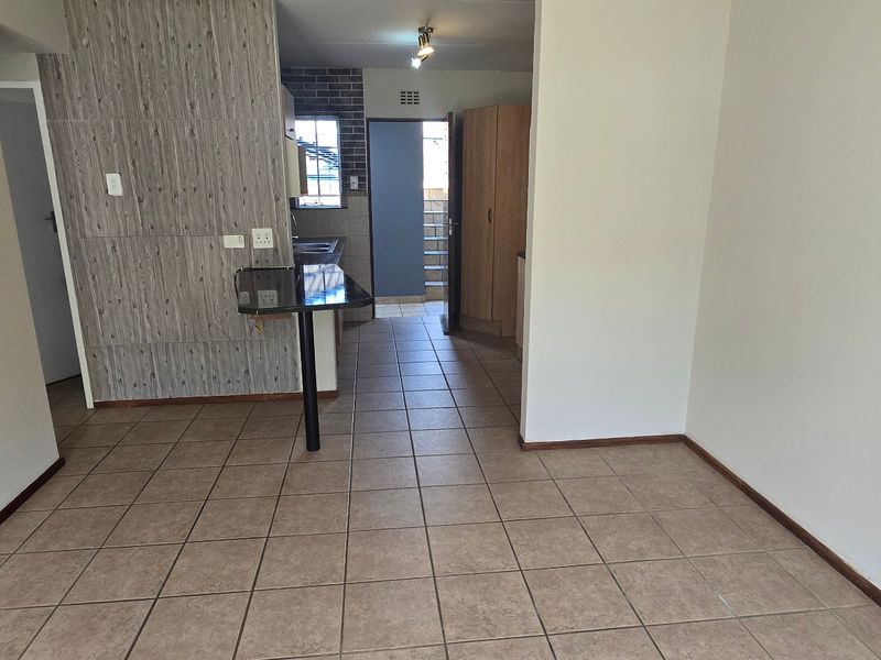 Apartment For Sale In Benoni - Photo 3