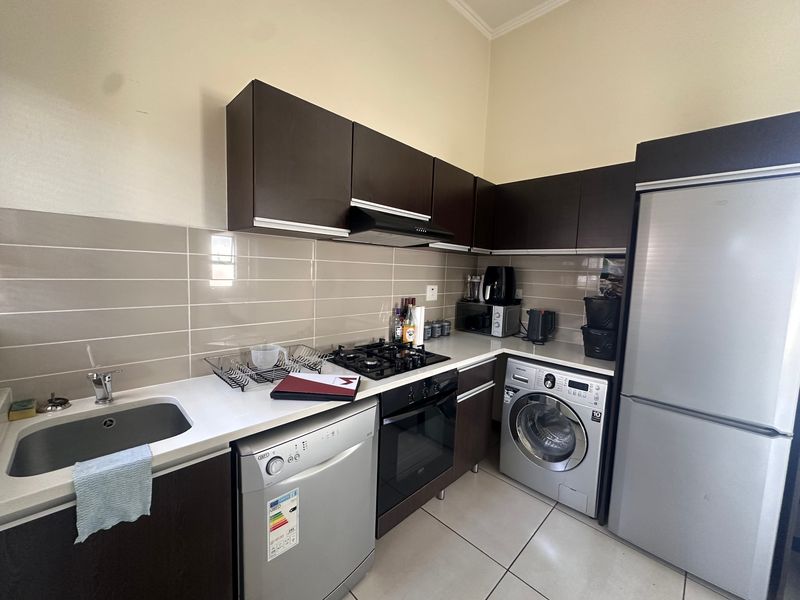 Apartment For Sale In Sandton - Photo 2