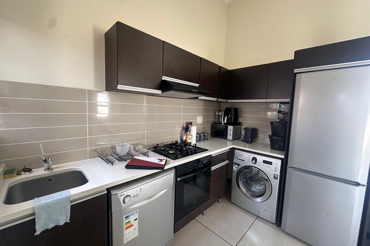 Apartment For Sale In Sandton - Photo 2