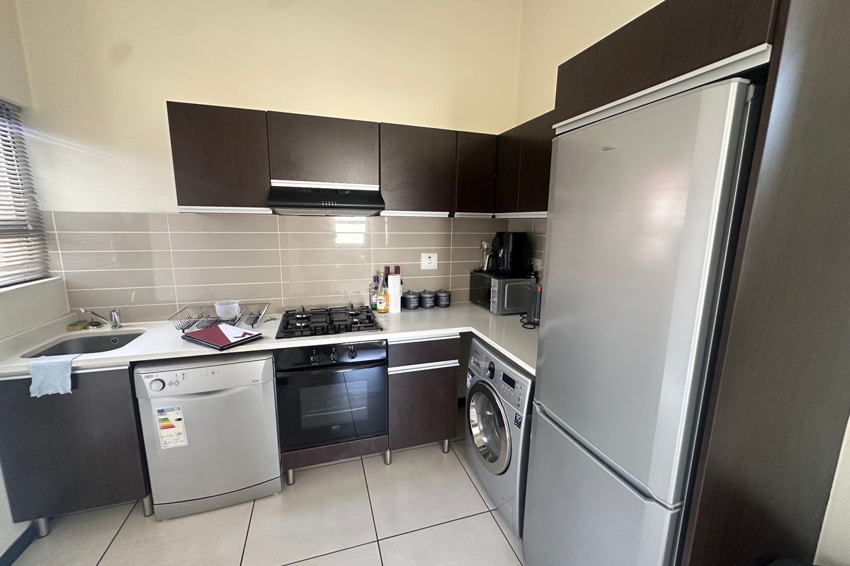 Apartment For Sale In Sandton - Photo 3