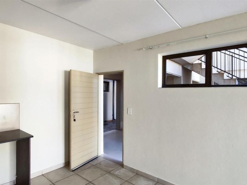 Apartment For Sale In Benoni - Photo 9
