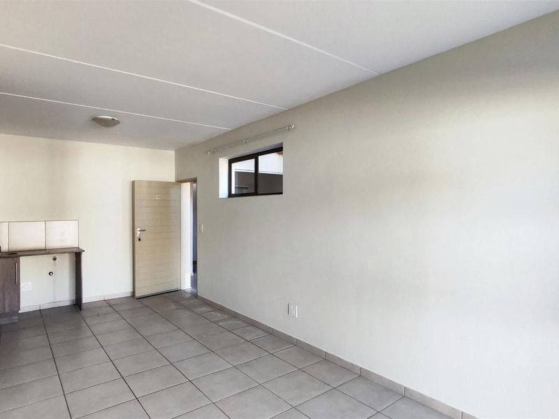 Apartment For Sale In Benoni - Photo 7