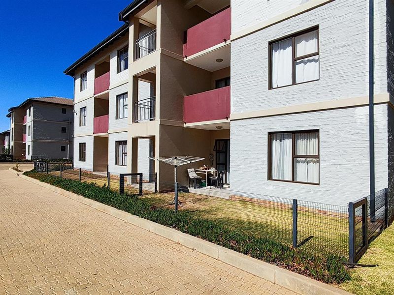Apartment For Sale In Benoni - Photo 1