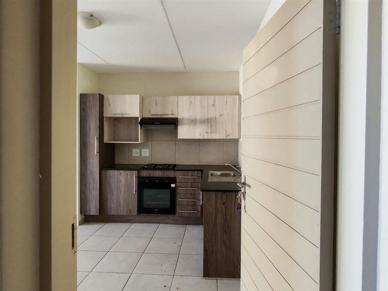 Apartment For Sale In Benoni - Photo 2