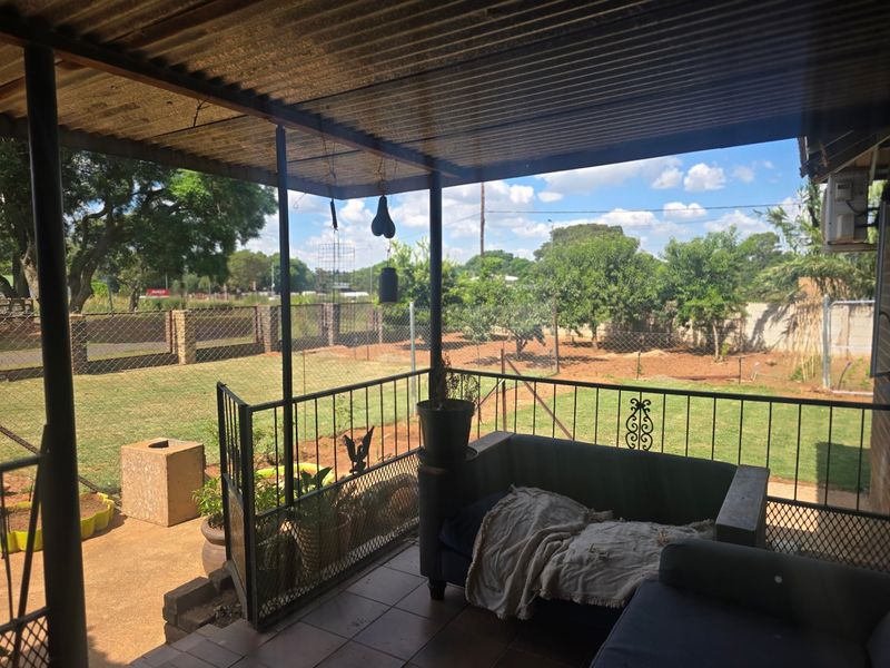 House Pending Sale In Cullinan - Photo 2