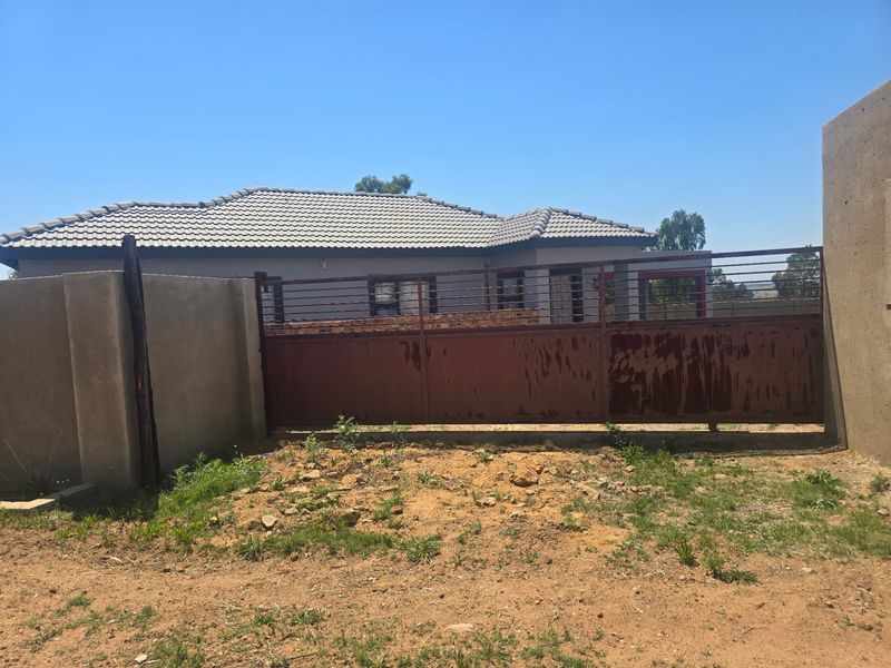 House Sold In Rayton - Photo 8