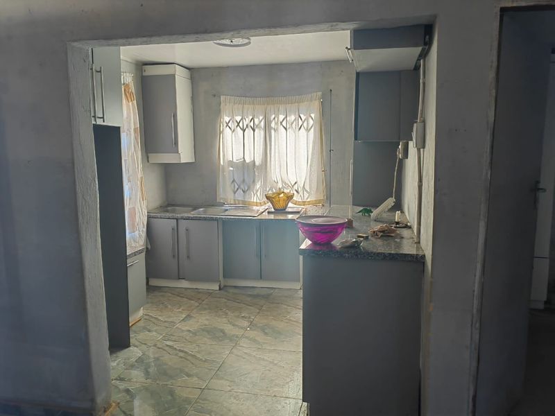 House For Sale In Evaton - Photo 5