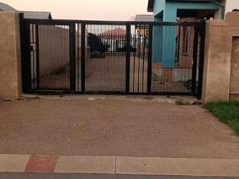 House For Sale In Akasia - Photo 6