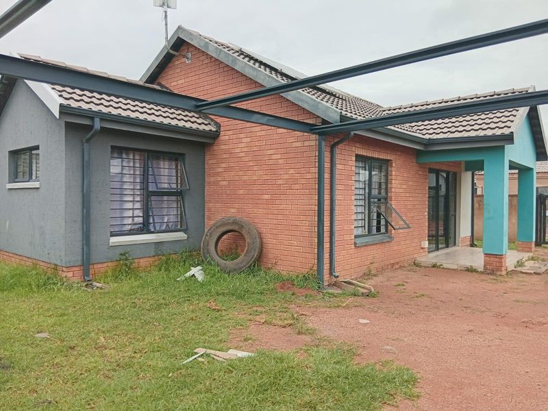 House For Sale In Akasia - Photo 2