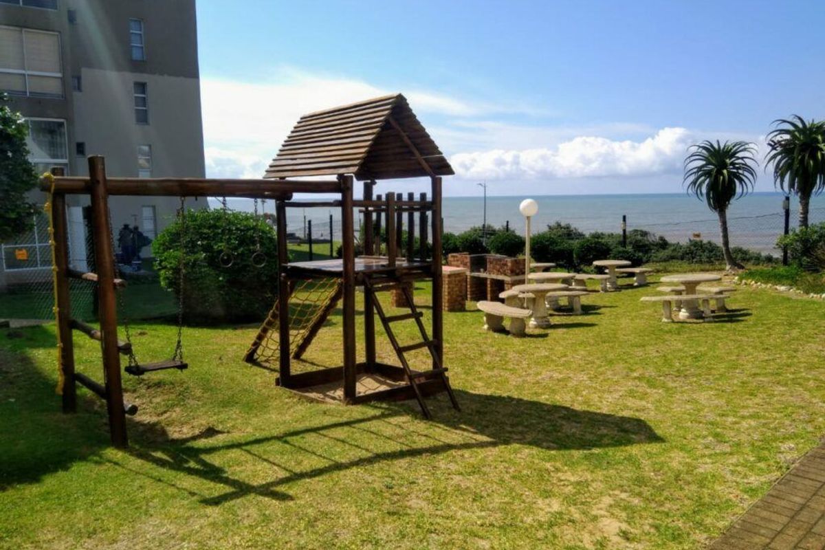 Apartment For Sale In Margate - Photo 3