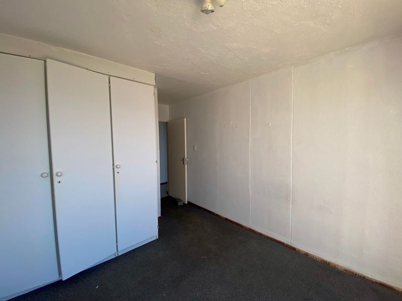 Apartment For Sale In Margate - Photo 5