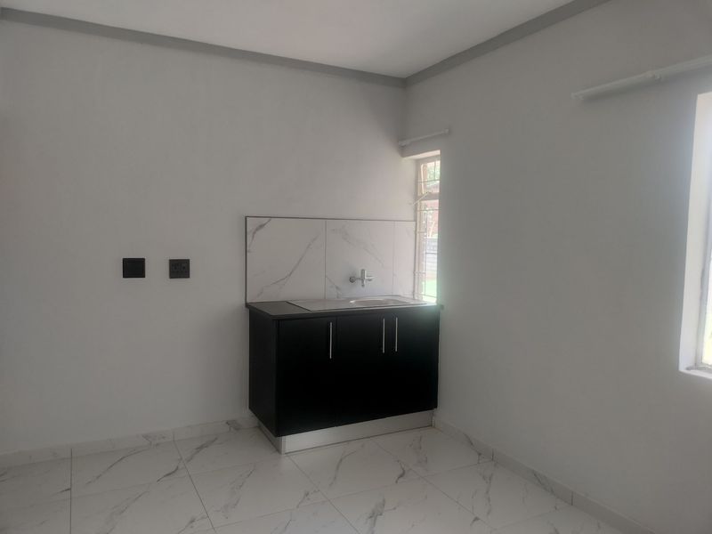 House Pending Sale In Cullinan - Photo 3