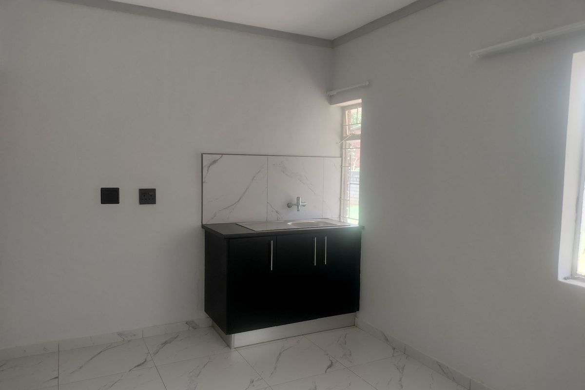 House Pending Sale In Cullinan - Photo 3