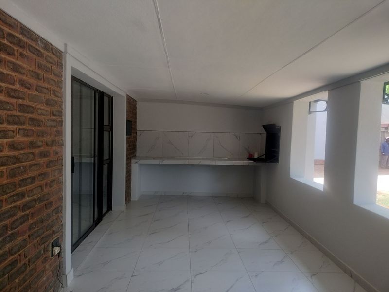 House Pending Sale In Cullinan - Photo 2