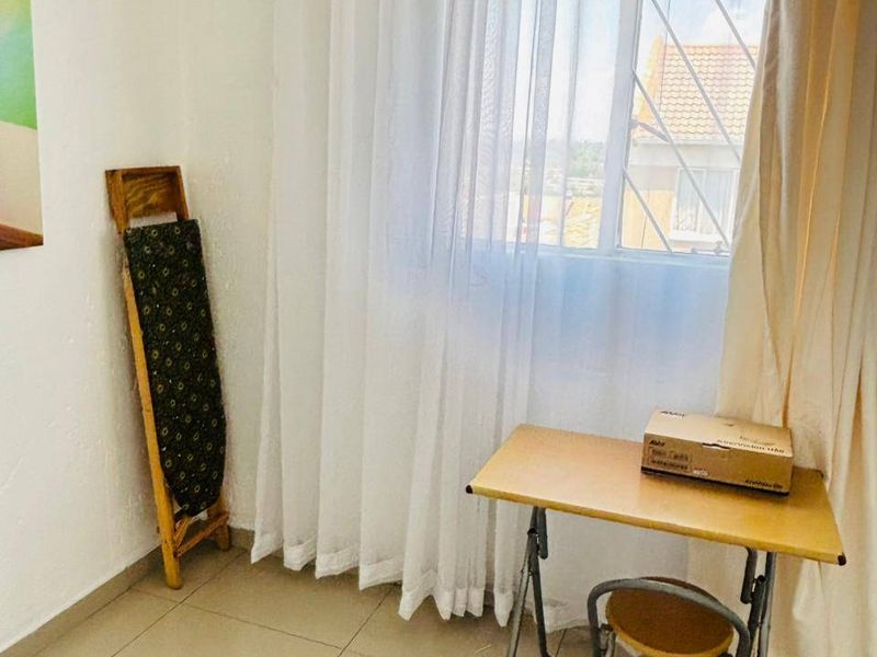 Townhouse For Sale In Johannesburg - Photo 3