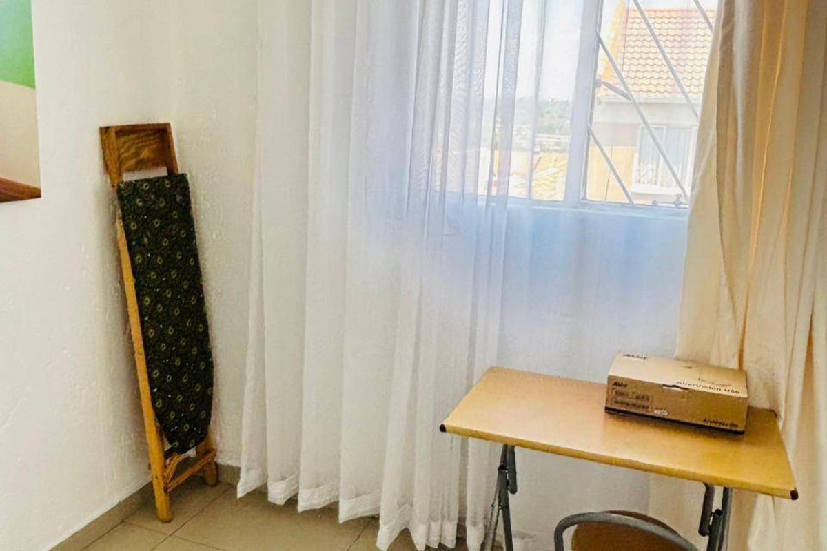 Townhouse For Sale In Johannesburg - Photo 3