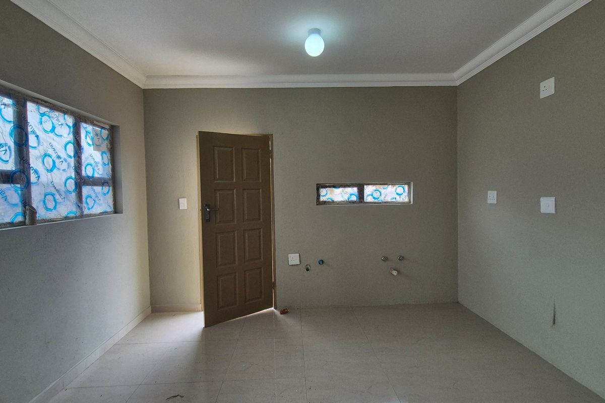 House For Sale In Nelspruit - Photo 4