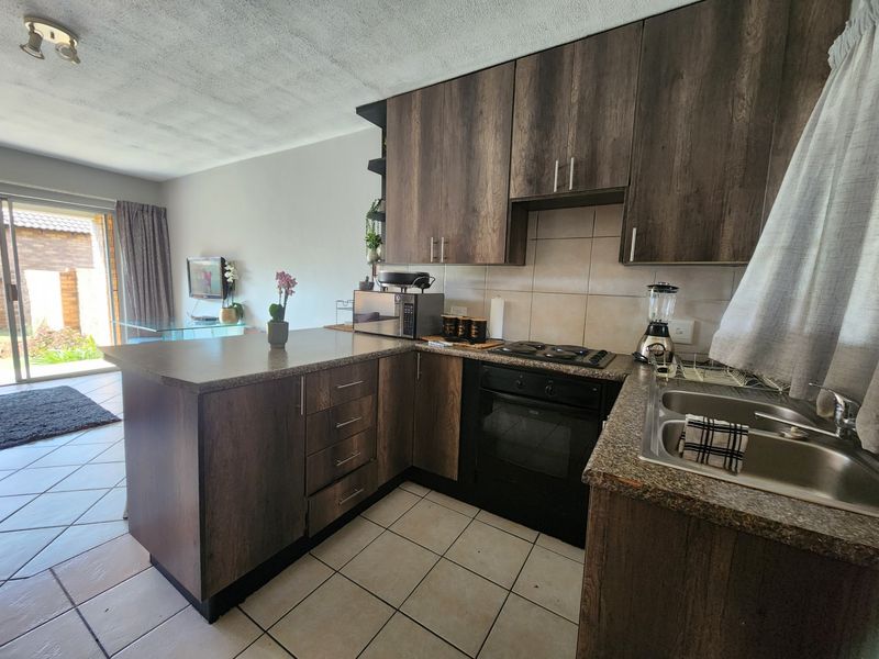 Apartment Rental Monthly In Pretoria - Photo 7