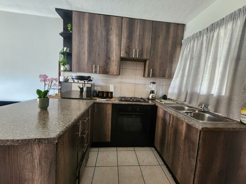 Apartment For Sale In Pretoria - Photo 6