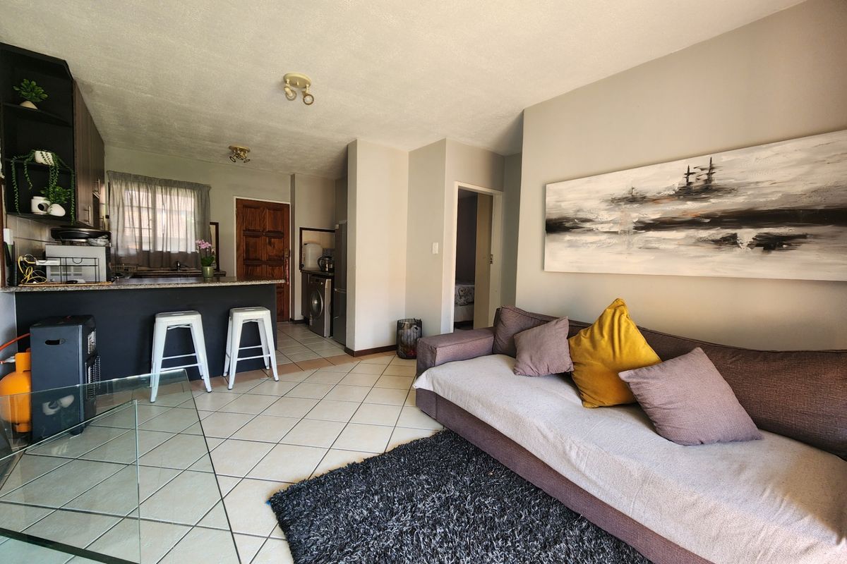 Apartment For Sale In Pretoria - Photo 5