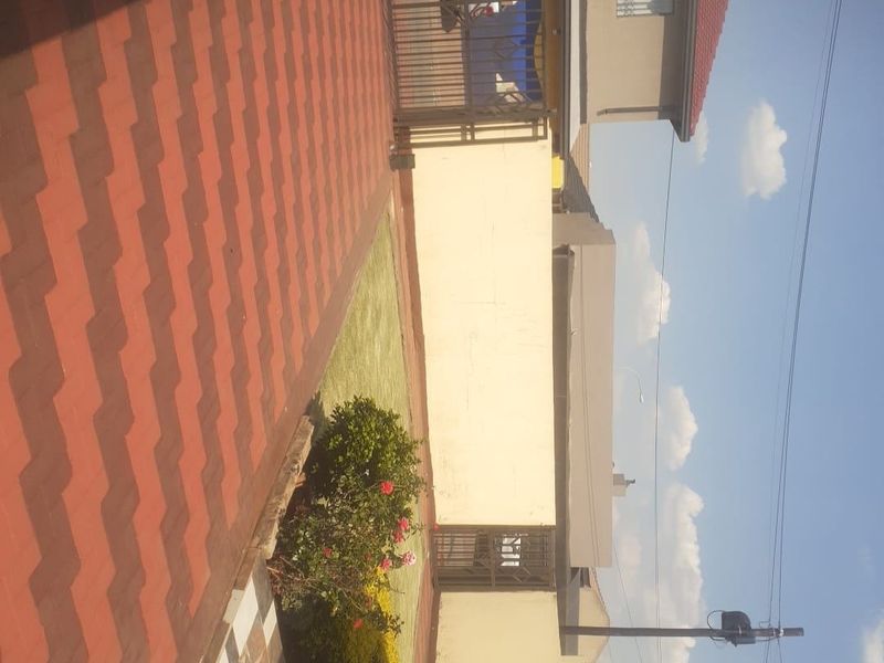 House For Sale In Soweto - Photo 9