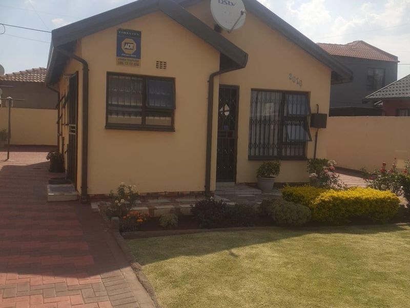 House For Sale In Soweto - Photo 4