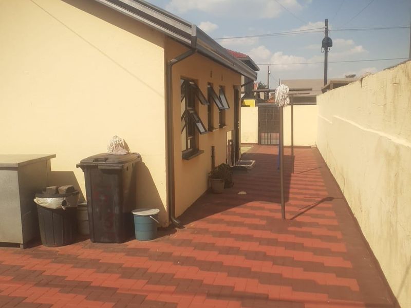 House For Sale In Soweto - Photo 6