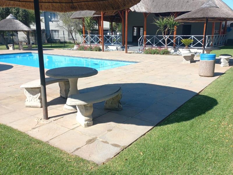 Townhouse For Sale In Edenvale - Photo 1