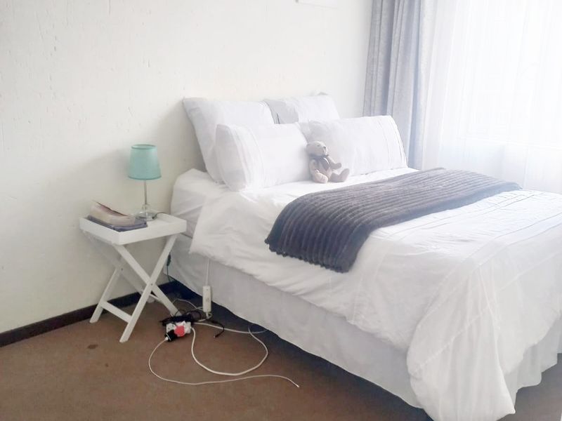 Townhouse For Sale In Edenvale - Photo 10