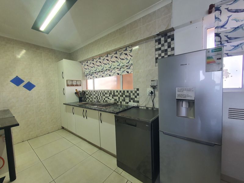 Apartment For Sale In Amanzimtoti - Photo 9