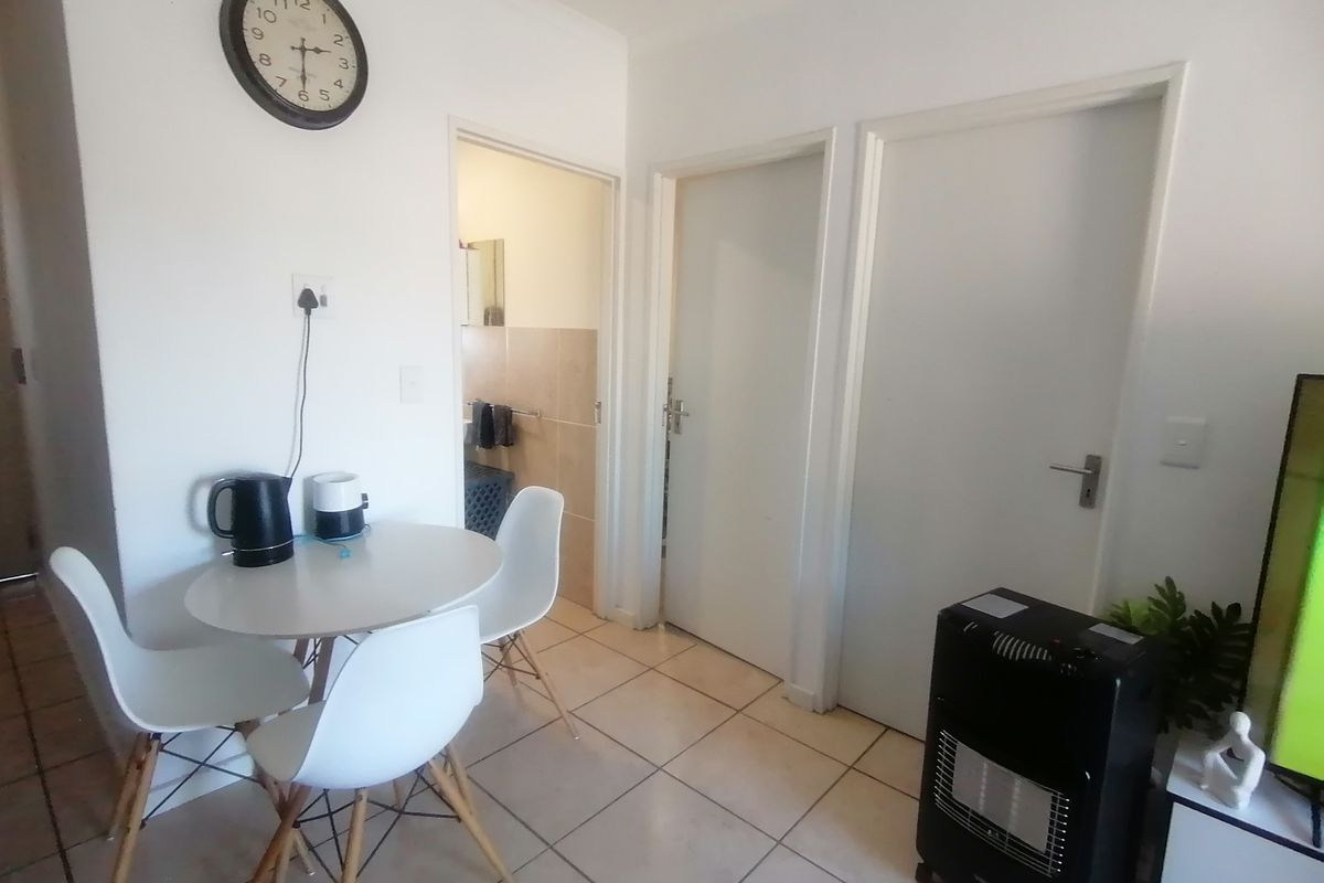 Apartment For Sale In Parow - Photo 5