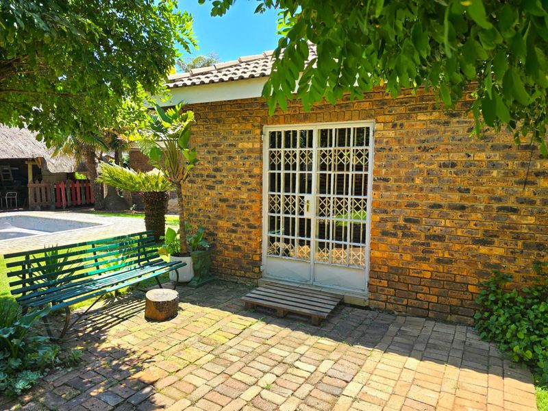 House Pending Sale In Middelburg - Photo 8
