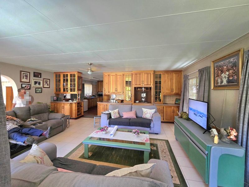 House Pending Sale In Middelburg - Photo 4
