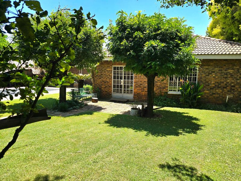 House Pending Sale In Middelburg - Photo 1