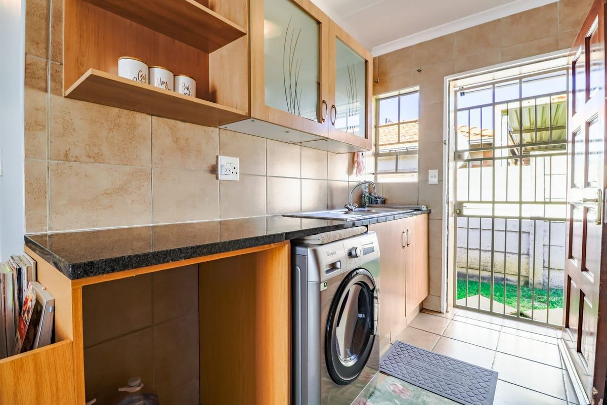 House Pending Sale In Centurion - Photo 2