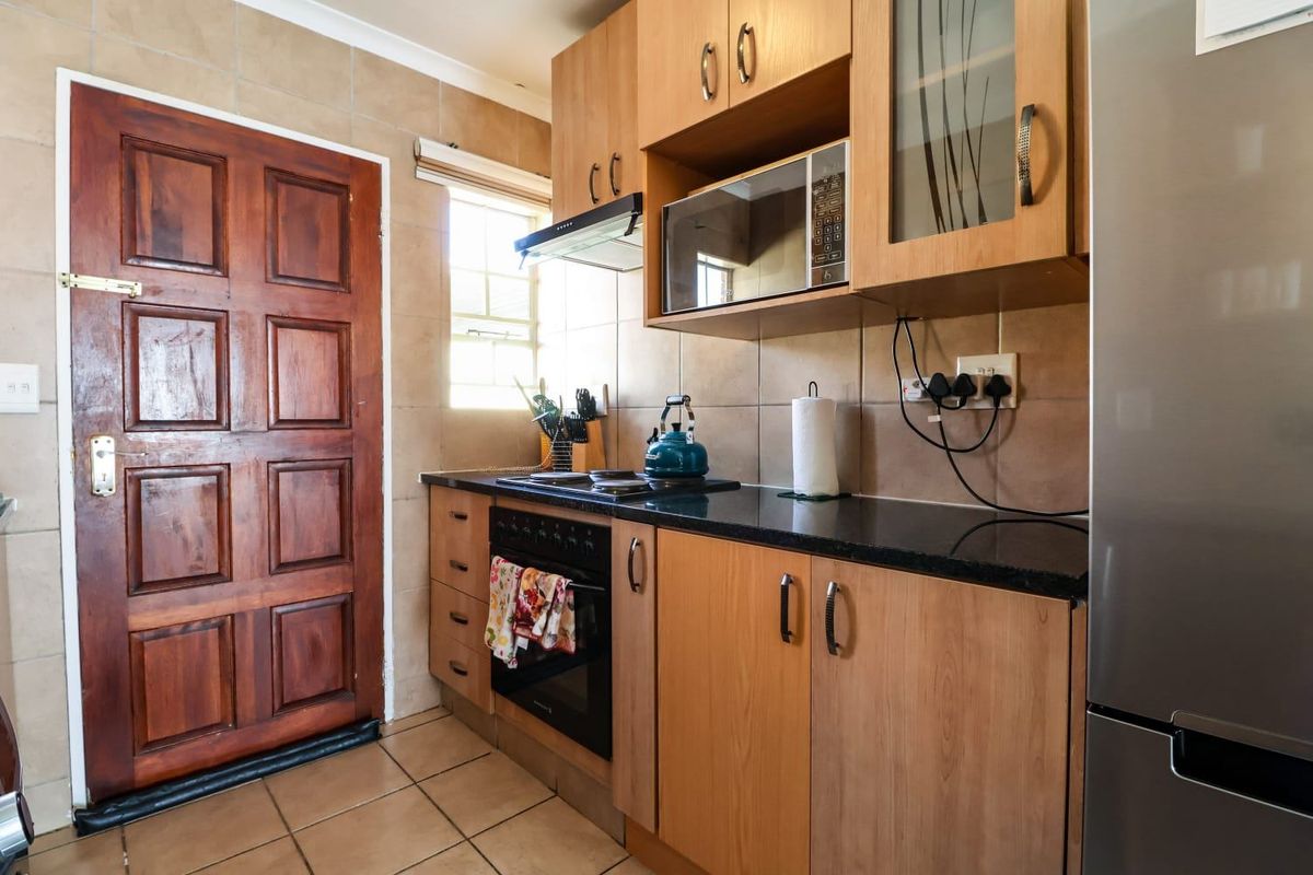 House Pending Sale In Centurion - Photo 3