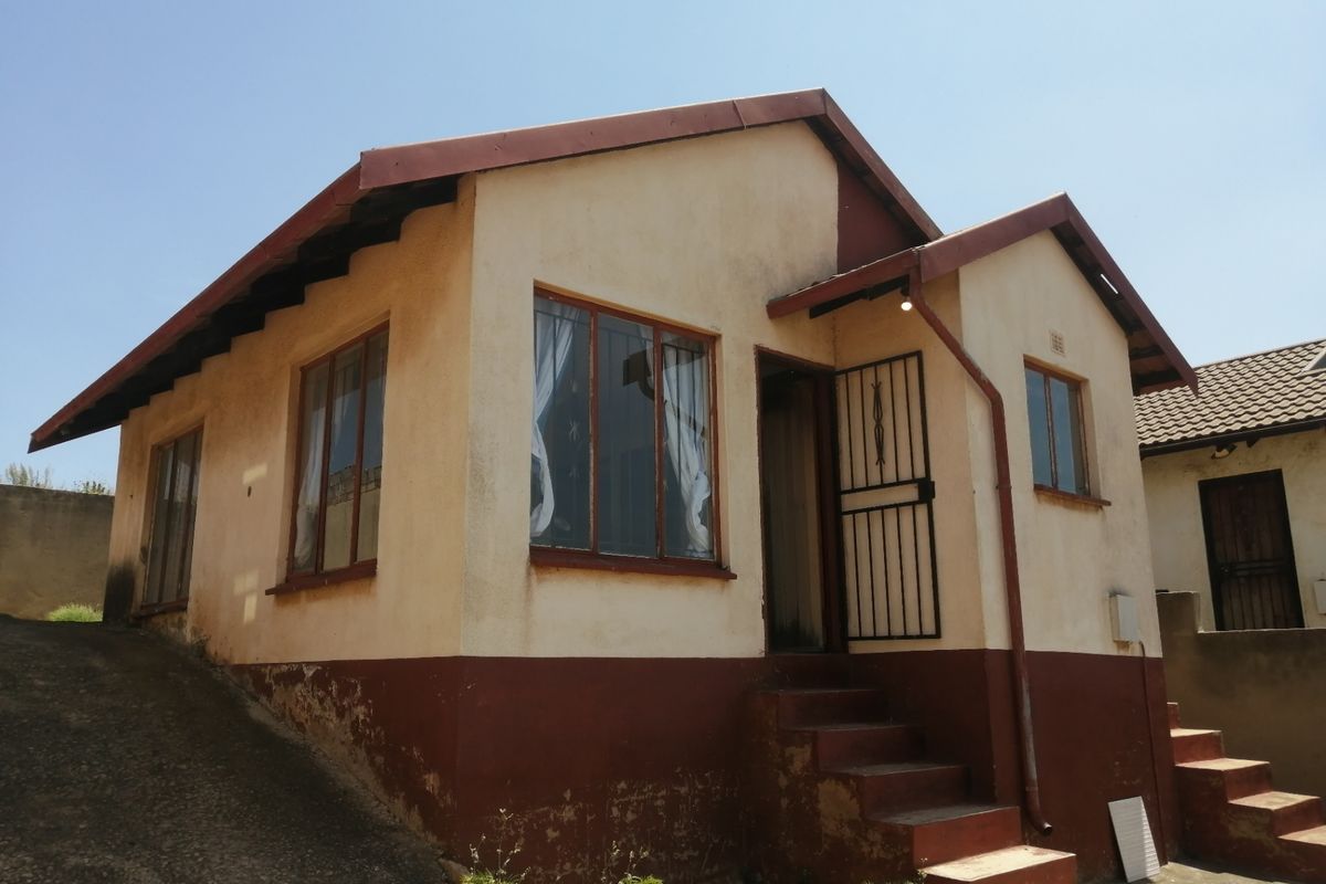 House For Sale In Johannesburg - Photo 2