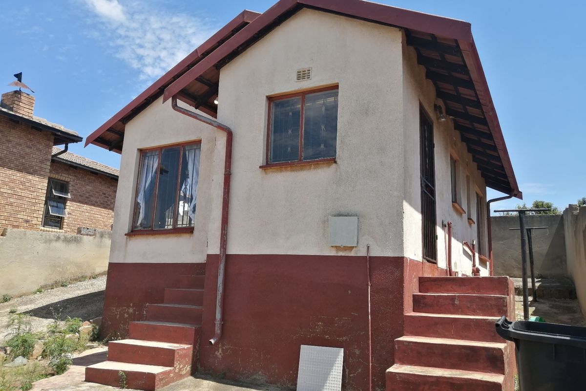 House For Sale In Johannesburg - Photo 3