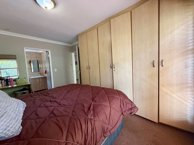 Townhouse Pending Sale In Bloemfontein - Photo 10
