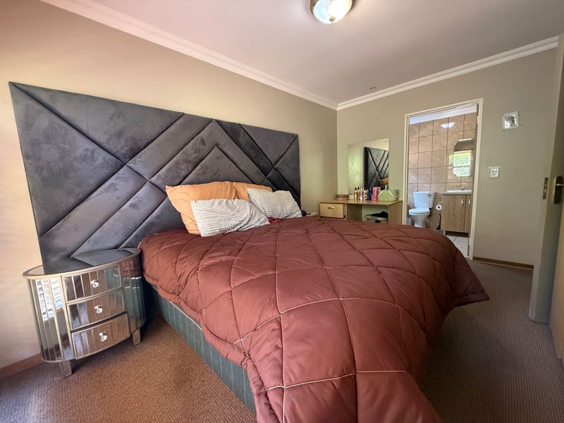 Townhouse Pending Sale In Bloemfontein - Photo 9
