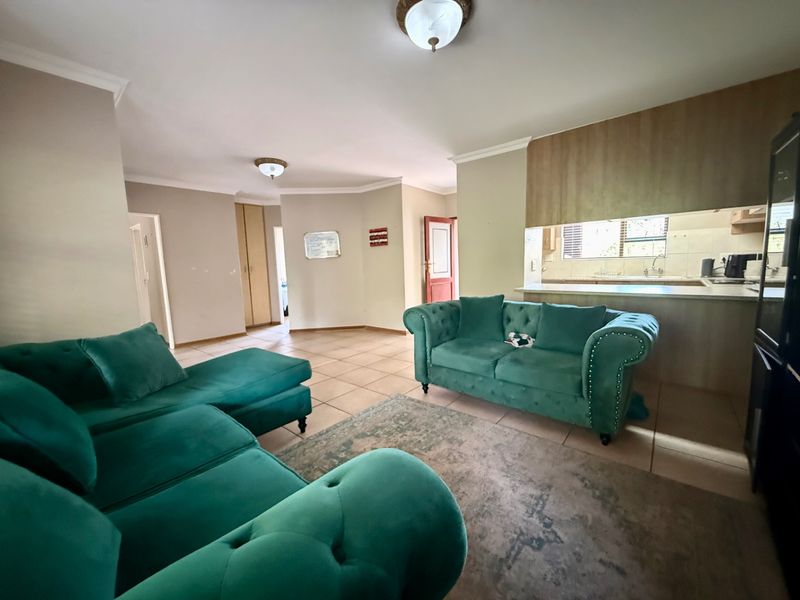 Townhouse Pending Sale In Bloemfontein - Photo 4