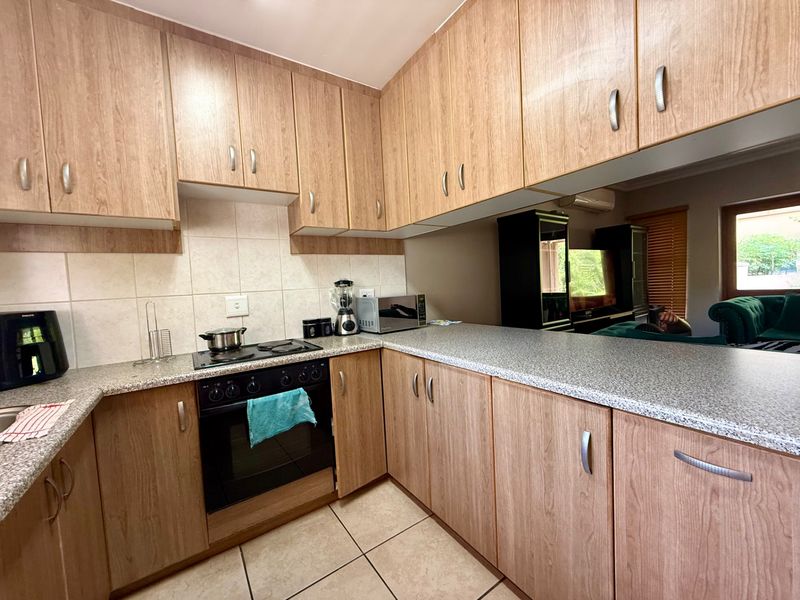 Townhouse Pending Sale In Bloemfontein - Photo 6