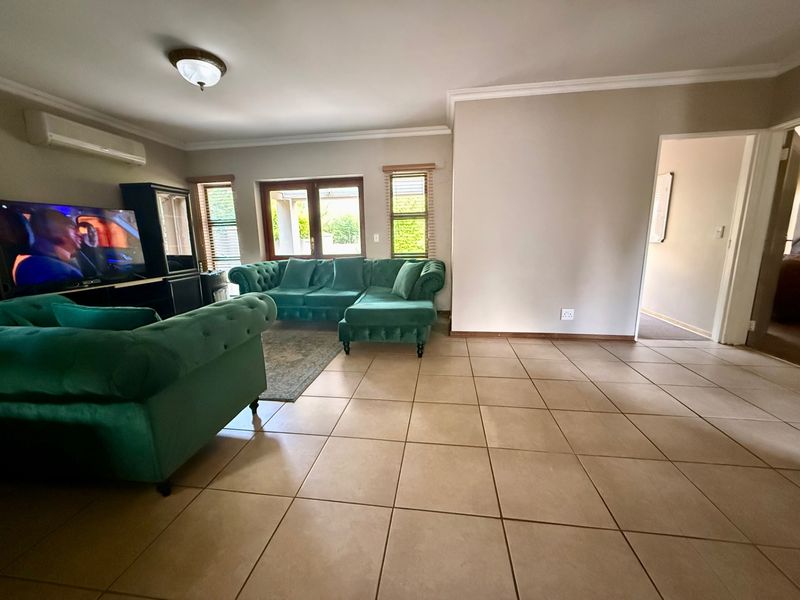 Townhouse Pending Sale In Bloemfontein - Photo 5
