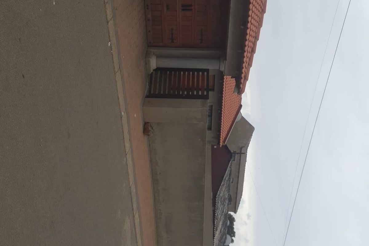 House Pending Sale In Soweto - Photo 4