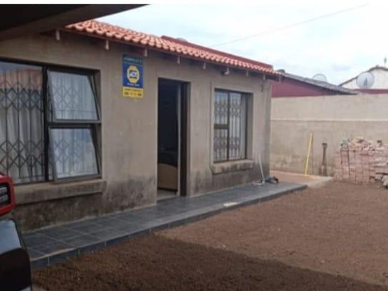 House Pending Sale In Soweto - Photo 8