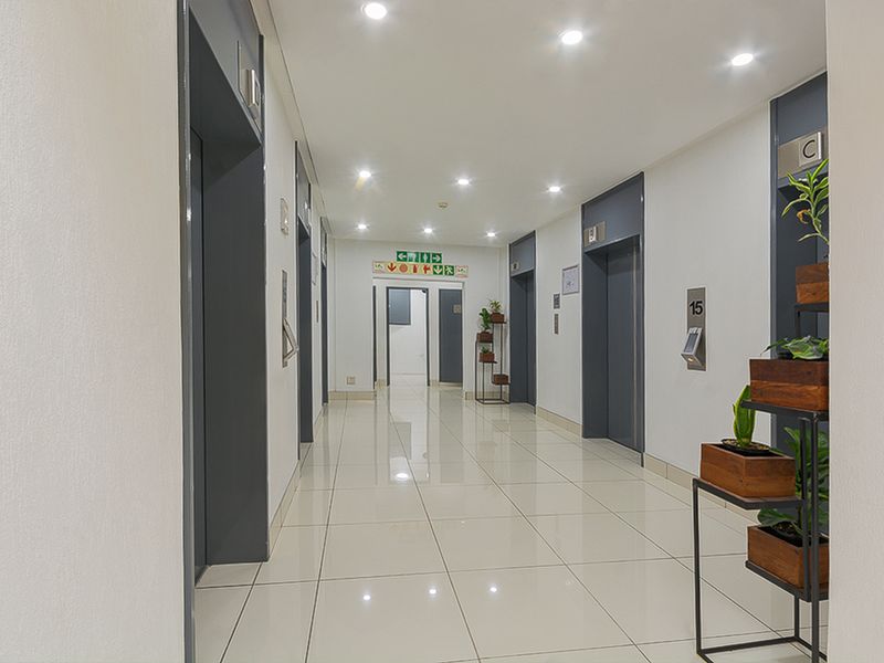 Commercial Rental Monthly In Johannesburg - Photo 4