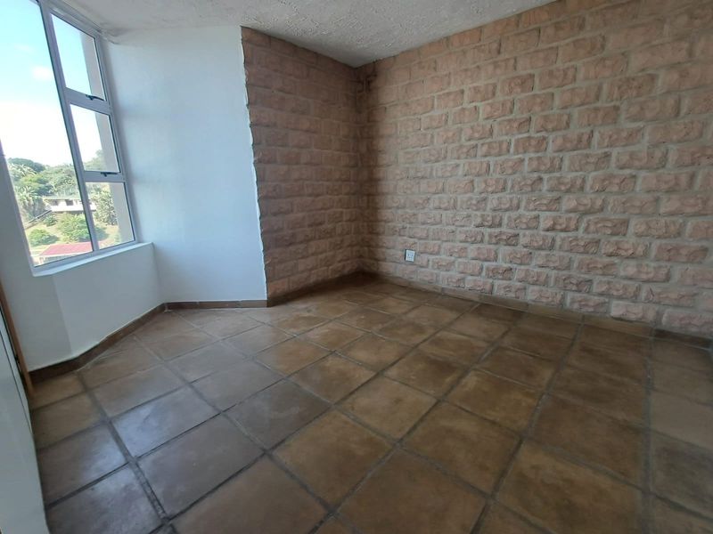 Apartment Sold In Margate - Photo 4