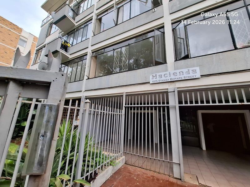 Apartment For Sale In Pretoria - Photo 2