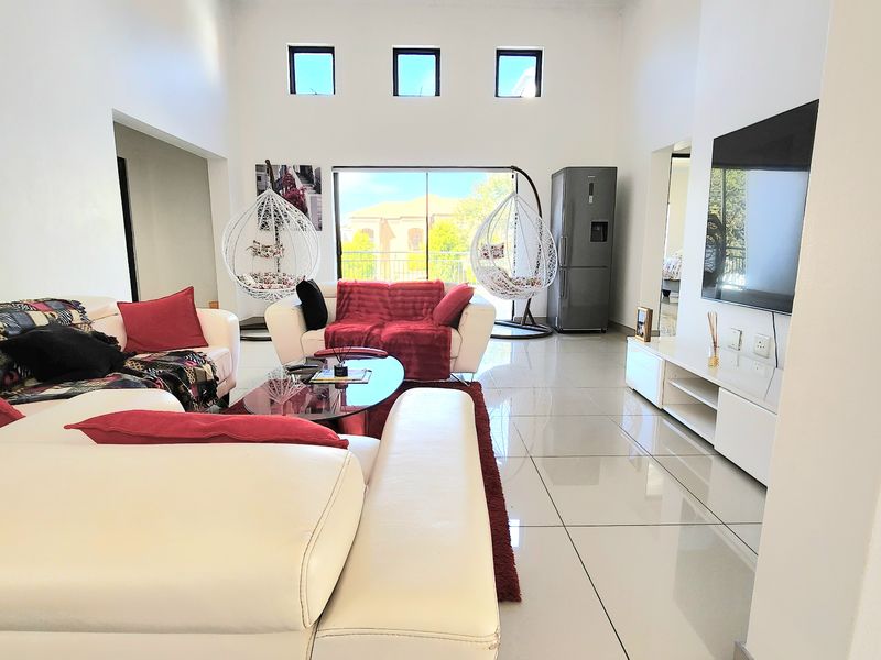 House Pending Sale In Centurion - Photo 2