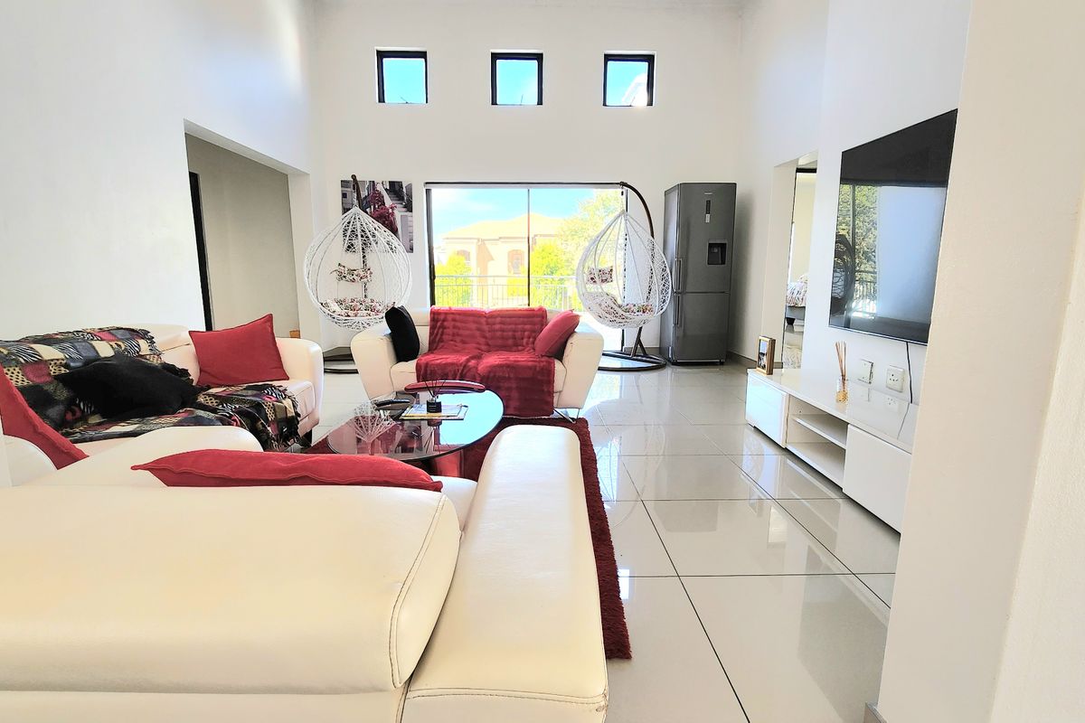 House Pending Sale In Centurion - Photo 2